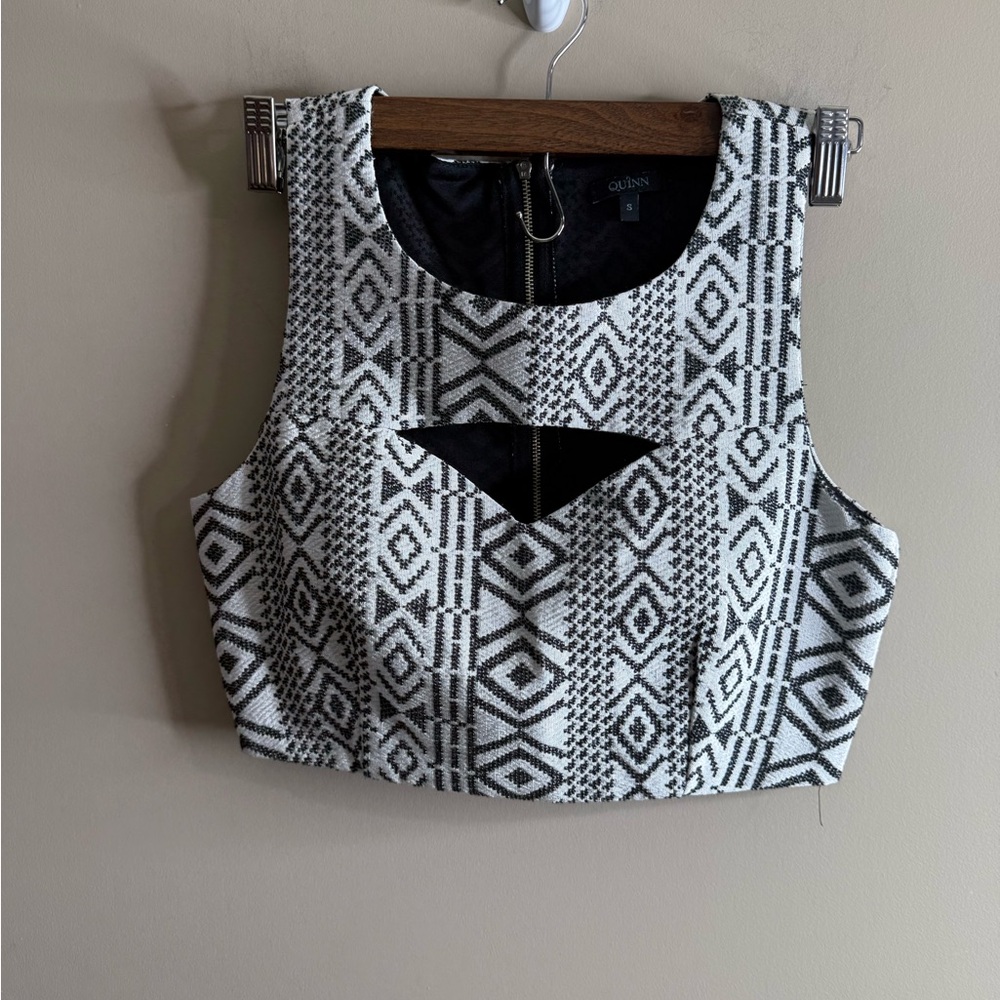 Quinn Monochrome Patterned crop top small